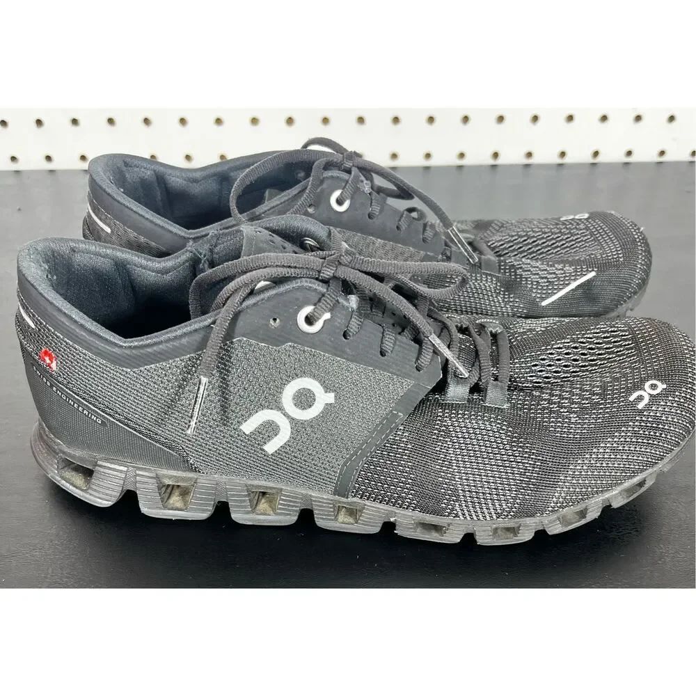 On Cloud running sneakers size 9.5